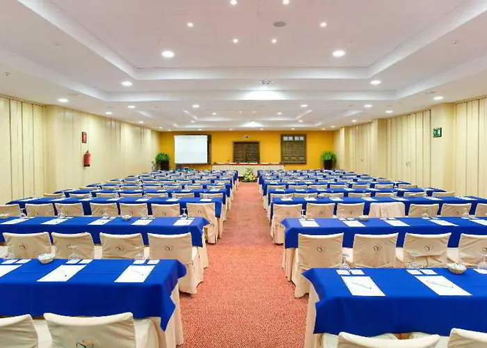Fergus Hotel 4*